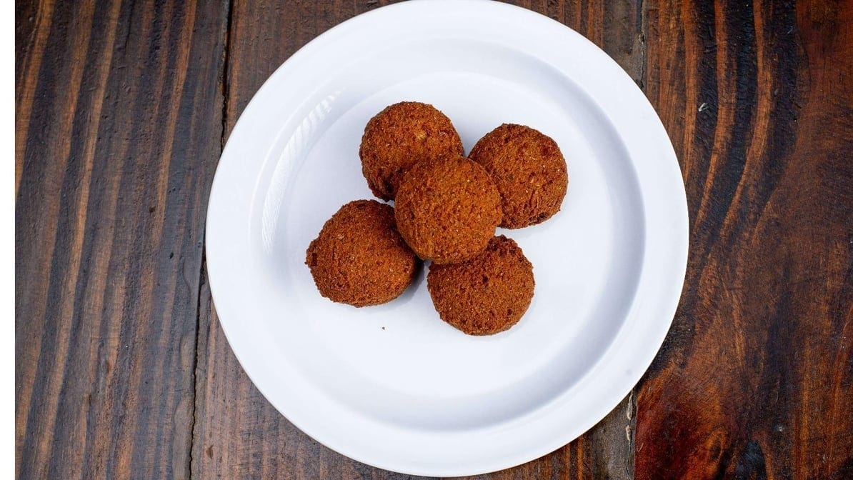 Five Pcs Crispy Falafel Balls.