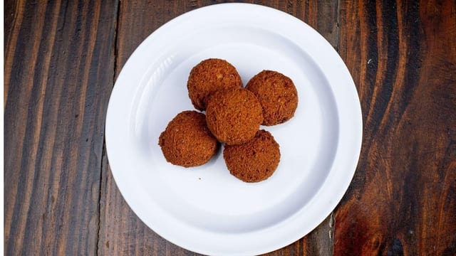 Five Pcs Crispy Falafel Balls.